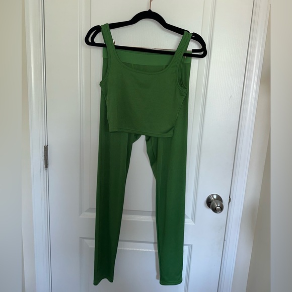 Green Ribbed Set - Picture 3 of 3